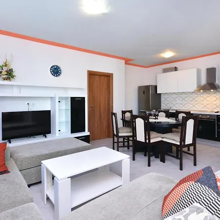 Appartamento 3 Bedroom In Solin