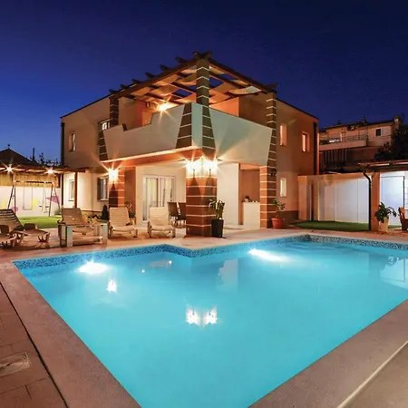 3 Bedroom In Solin Solin