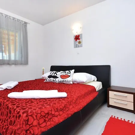 3 Bedroom Nice Home In Solin Apartment Split