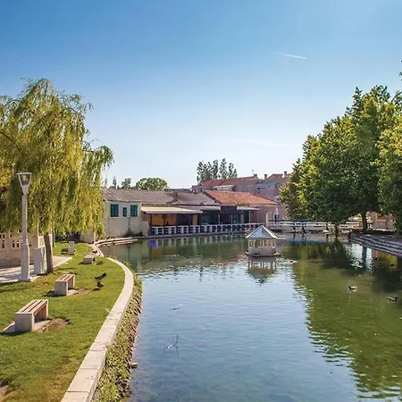 3 Bedroom In Solin *