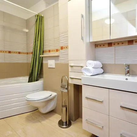 شقة 3 Bedroom In Solin
