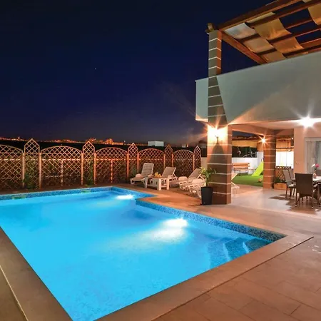3 Bedroom In Solin